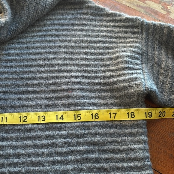 Madewell Mock Neck Sweater - Picture 8 of 8